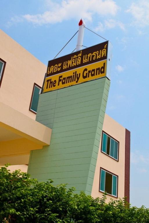 The Family Grand Hotel Udonthani Kültér fotó