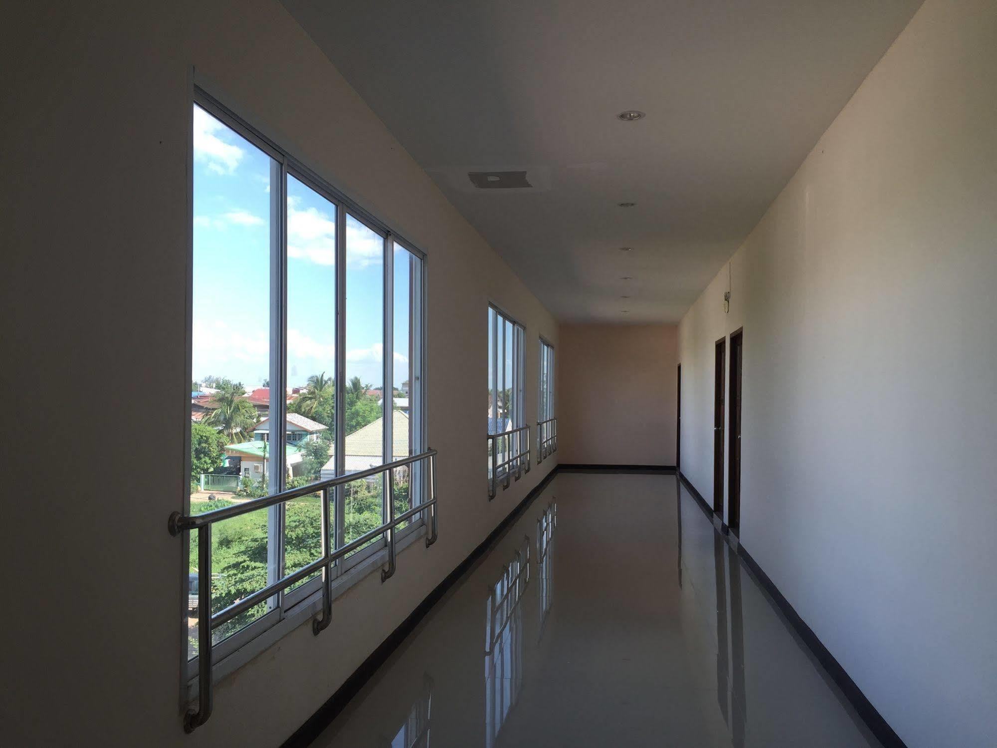 The Family Grand Hotel Udonthani Kültér fotó